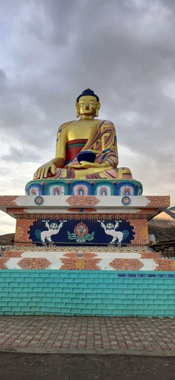 Golden Buddha statue, Kaza
